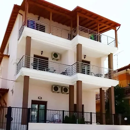 Grands' House * לריסוס